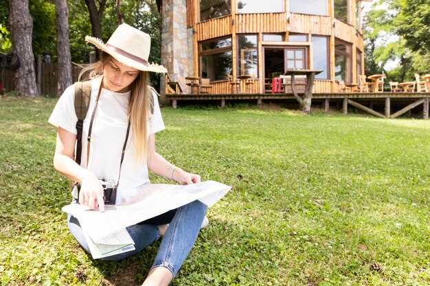 Следующий шаг – снять с территории все строительные материалы и инструменты, оставить только надежные украшения и мебель. Регулярно устраивать небольшие чистки, избавляться от мусора и ненужных вещей, помогает не допустить накопления хаоса. Постоянная чистота создает ощущение уюта и стимулирует тяготеть к участку.