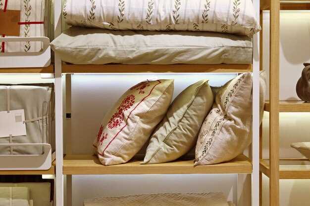 undefinedОптимизация освещения</strong> играет ключевую роль в формировании уютной обстановки. Используйте комбинацию естественного дневного света и мягкого искусственного освещения: торшеры, настенные светильники или гирлянды создадут тепло и уют. Установка регулируемых источников освещения поможет регулировать настроение в помещении в зависимости от времени суток и потребностей.»></p>
<p><strong>Акцент на текстильных элементах</strong> помогает создать ощущение уюта и расслабления. Мягкие пледы, плотные шторы, декоративные подушки и покрывала добавят тепла, сделают интерьер более дружелюбным и персональным. Выбирайте материалы с натуральной текстурой, такие как лен, хлопок или шерсть, чтобы подчеркнуть комфорт и экологичность пространства.</p>
<p><img decoding=