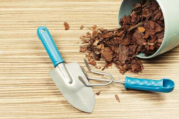 Перед началом распределения материала необходимо тщательно подготовить поверхность: очистить от сорняков, удалить мусор и выровнять землю. Это позволяет равномерно укладывать субстрат, избегая провисаний и неровностей, что значительно сокращает необходимость повторных поправок. Untuk ускорения, рекомендуется предварительно прорезать материал по размерам участка, что позволит быстрее укладывать его без лишних разрезов прямо на месте.