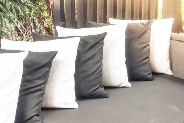 Чтобы изделия прослужили максимально долго и сохранили презентабельный вид, используют сочетание плотных и мягких волокон, которые препятствуют скоплению пыли и паразитам. Уход за такими материалами строится на щадящих режимах стирки и использовании специальных средств для продления срока службы, что значительно уменьшает расходы на замену и ремонт изделий.