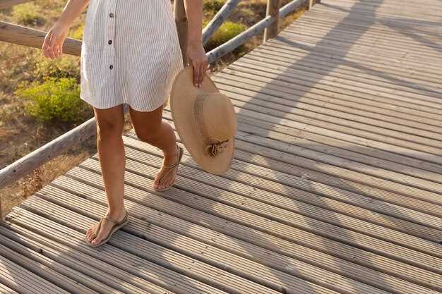 Планировка должна также учитывать требования по дренажу: уклоны должны обеспечивать сток воды от узла до дренажных точек или канализационных колодцев, что значительно продлит эксплуатационный срок сооружения.