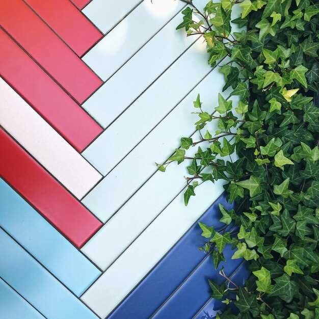 undefinedМеталлическая профнастиловая заборная панель</strong> представляет собой надежное решение для ограждений промышленных объектов, участков с крупногабаритной техникой или для защиты территории от механического воздействия. Такой материал отличается стойкостью к коррозии, простотой монтажа и высокой долговечностью. Его поверхность легко поддается покрытию защитными составами, что увеличивает срок эксплуатации даже в условиях повышенной влажности и агрессивных сред.»></p>
<p><strong>Деревянные конструкции</strong> являются классическим вариантом для создания уютных участков и жилых территорий. Основные преимущества включают натуральную эстетику, возможность индивидуальной обработки и адаптации под дизайн. Для повышения устойчивости к внешним воздействиям используют пропитки, антисептики и лаки, что позволяет значительно продлить срок службы. Важно учитывать, что такие ограждения требуют регулярного ухода и защиты от гниения.</p>
<p><img decoding=